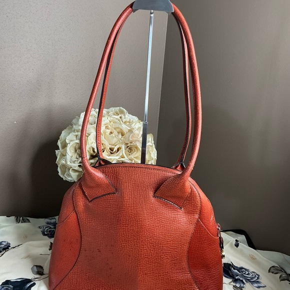 Loewe Red Shoulder Bag with Textured Leather and Scarf Accent - Picture 7 of 15